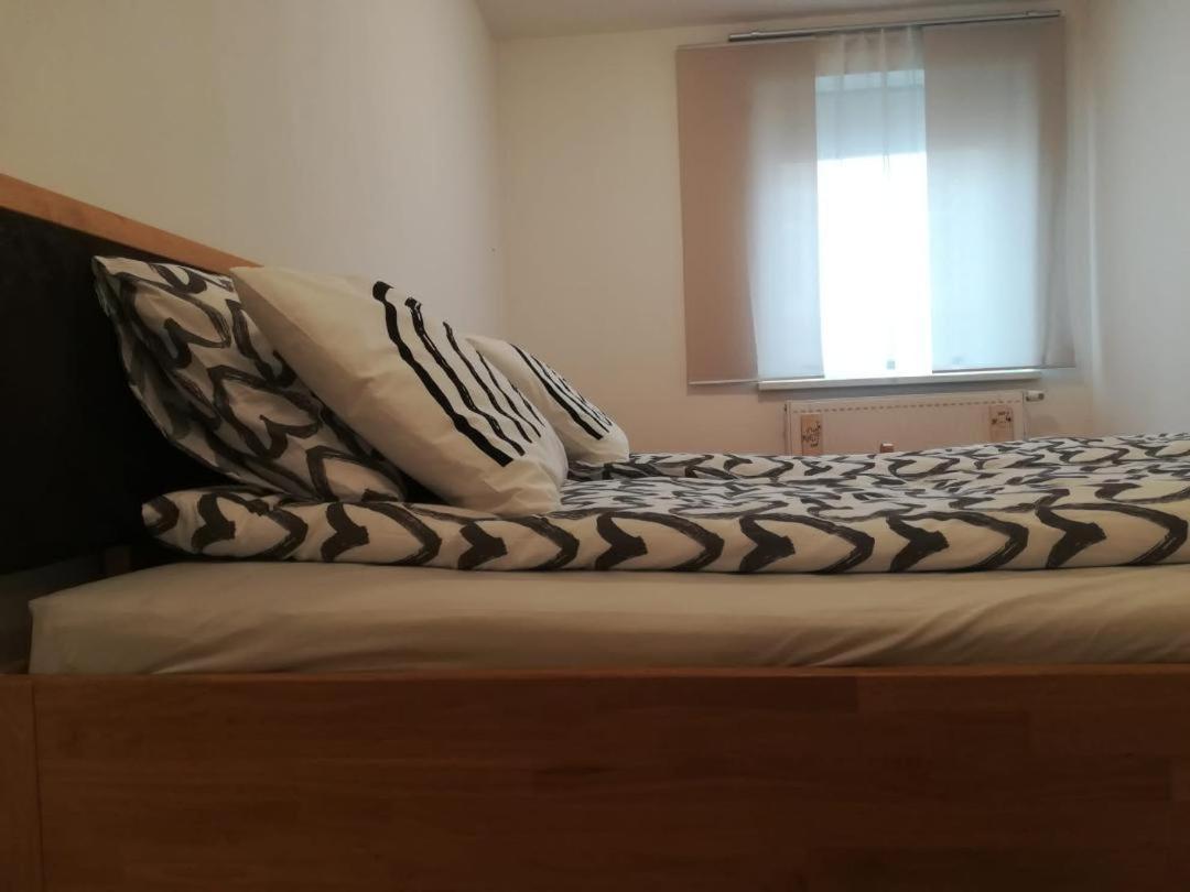 Apartment Tesla Viena Exterior foto