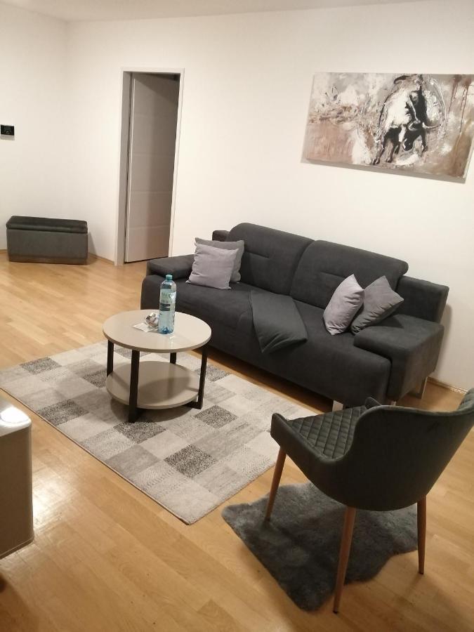 Apartment Tesla Viena Exterior foto