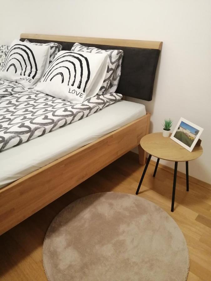 Apartment Tesla Viena Exterior foto