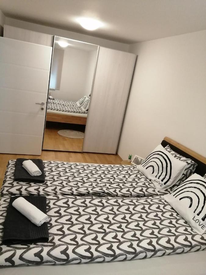 Apartment Tesla Viena Exterior foto